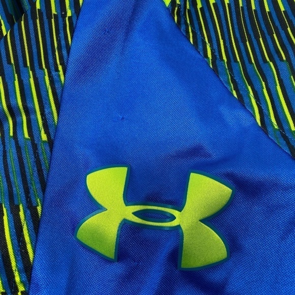 Men’s Under Armour Shorts Size Medium - Picture 2 of 9
